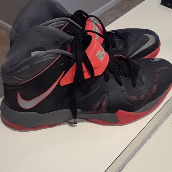 lebron james shoes 10